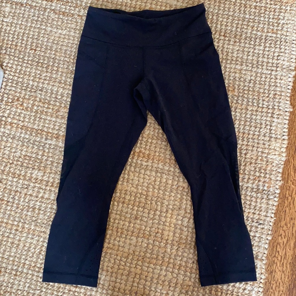 LuluLemon Train Times Crop Yoga Pants